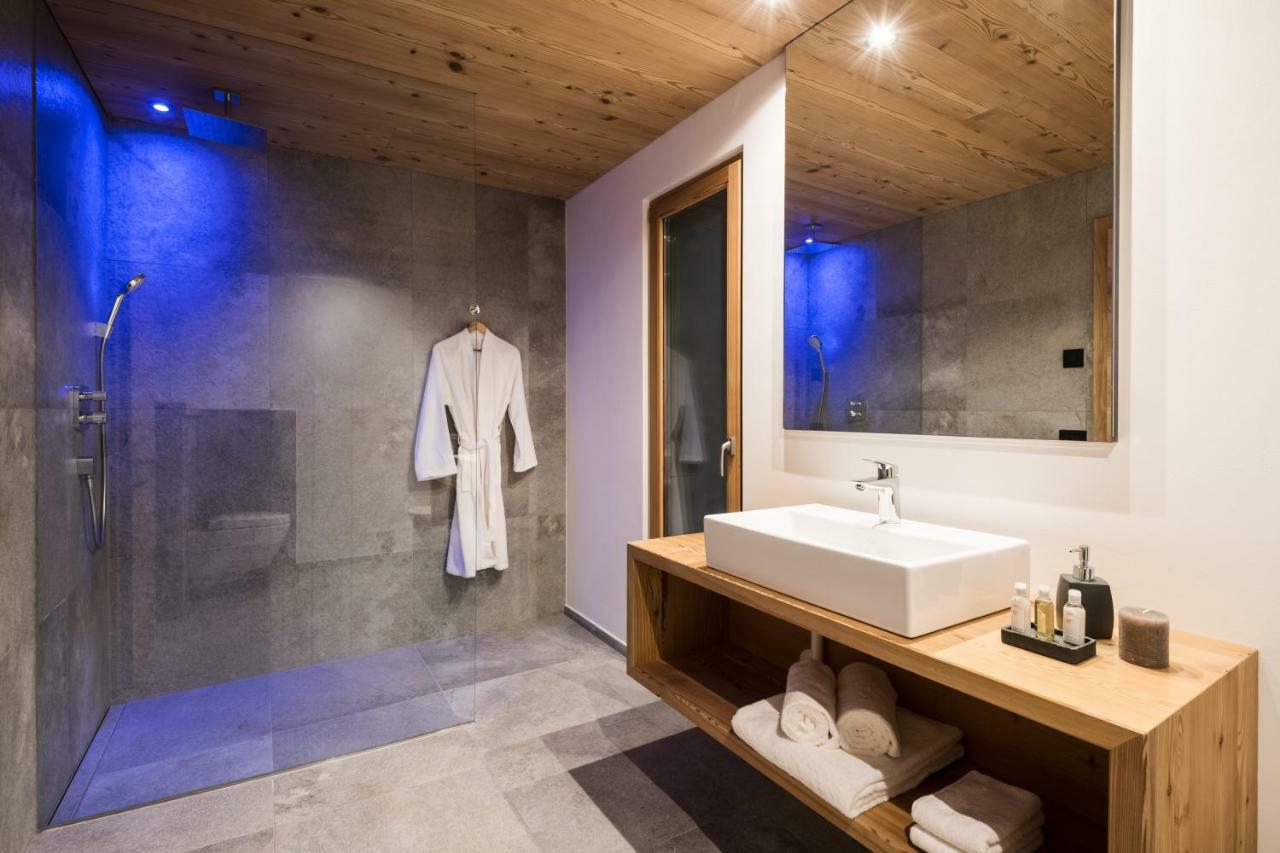 Les Dolomites Mountain Lodges San Martino in Badia Dış mekan fotoğraf