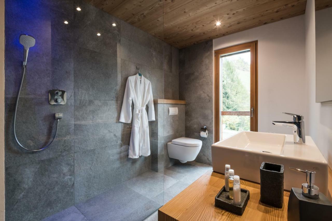 Les Dolomites Mountain Lodges San Martino in Badia Dış mekan fotoğraf