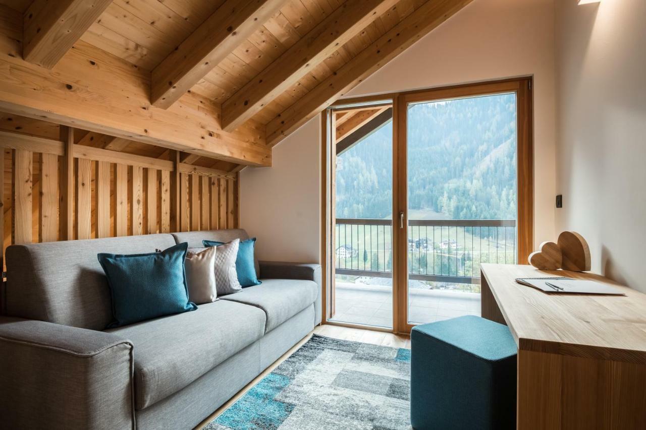 Les Dolomites Mountain Lodges San Martino in Badia Dış mekan fotoğraf